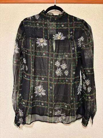 D&G 꽃무늬 시스루 블라우스 S 사이즈