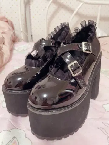 MARS 프릴&2 벨트 펌프스 에나멜