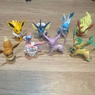 이브이와 진화계 피규어 세트 8개