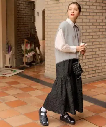 엠보싱 자카드 캉캉 스커트