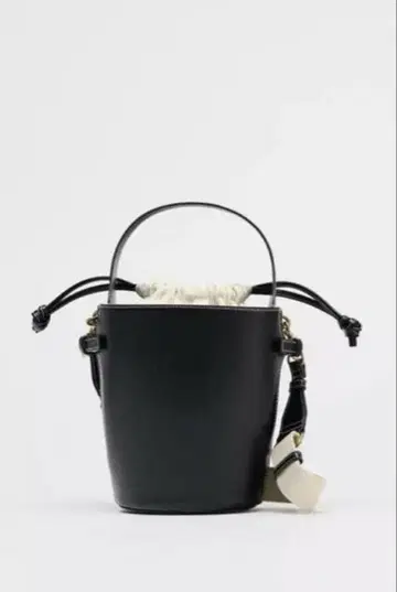 [택 포함 새상품] ZARA 드로 스트링 버킷 백 블랙