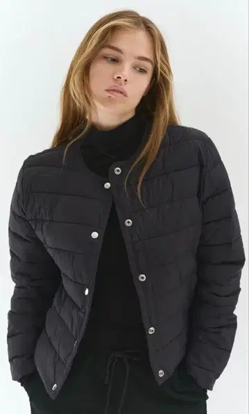 H&M 퀼팅 자켓 M 사이즈 완판템