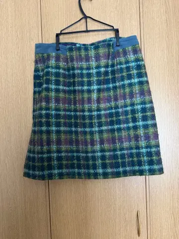 체크 무늬 미니 스커트