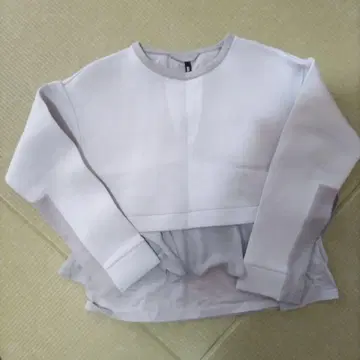 AULA AILA 긴팔 크롭 상의 사이즈 0