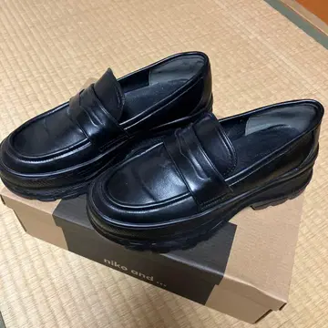 niko and - 블랙 가죽 로퍼