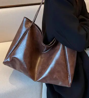 브라운 합성 피혁 토트백