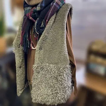 쉘파 소재 슬리브리스 베스트 그레이