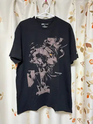 메탈기어 솔리드 유니클로 T셔츠 XL