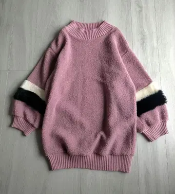 pumpkin 소매 퍼 절개 보아 튜닉 니트 원피스 핑크