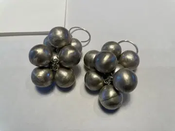 [ 8uede ] 스웨이드 실버, 방울 귀걸이 Cosuzu Earcuff