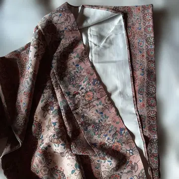 핑크색 꽃무늬 기모노