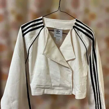 오리지널스 아이보리 스트라이프 크롭 자켓 숏 기장