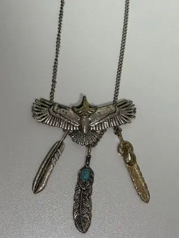 이글 페더 목걸이