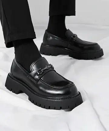 청키 밑창 비트 로퍼 통굽