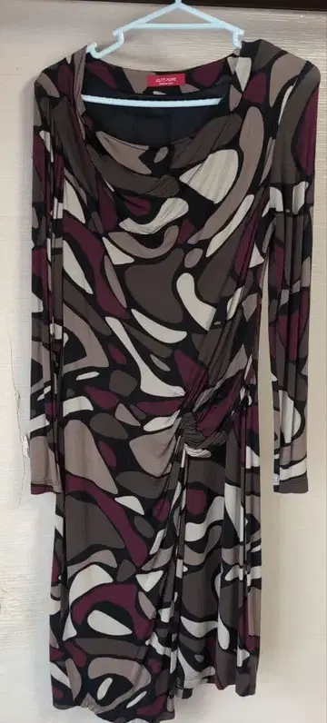 LUI.IT.MORE 추상 무늬 긴팔 원피스