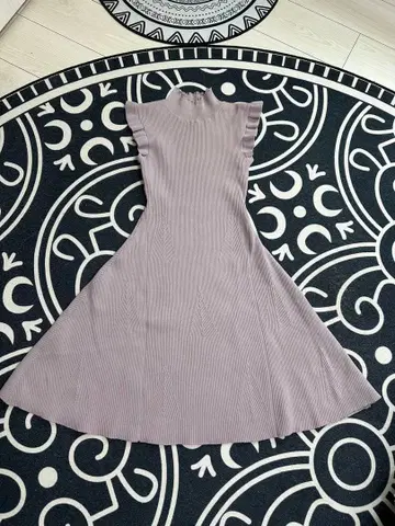 eimy istoire 슬리브리스 니트 원피스