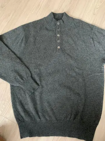 DAKS 다크 그레이 다이아몬드 패턴 스웨터