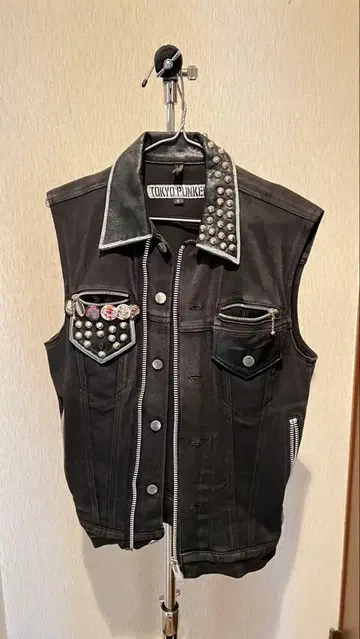 TOKYO PUNKER 스터드 장식 블랙 베스트 S
