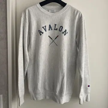 Champion 리버스 위브 맨투맨 AVALON 로고