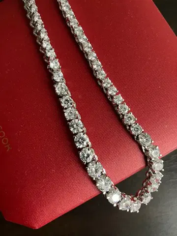 크리스탈 장식 목걸이