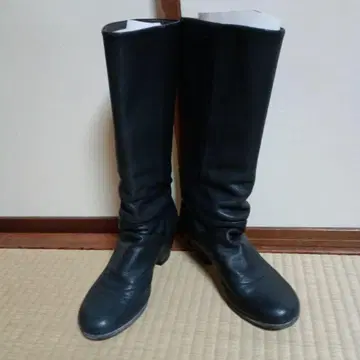 SAYA 가죽 롱 부츠 중간 힐