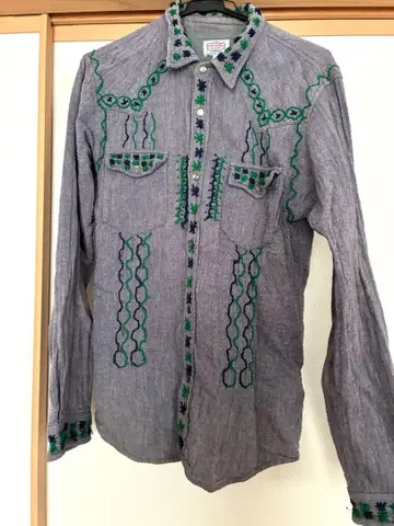 Charming Man Deluxe 자수 긴팔 셔츠 II