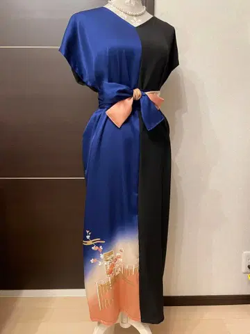 네이비와 블랙의 기모노풍 캐주얼 드레스