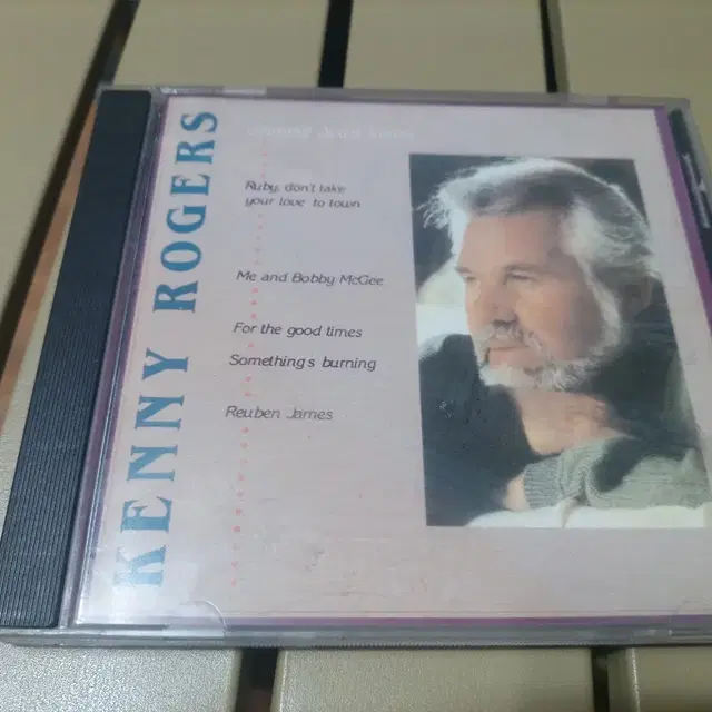 케니 로저스 베스트 앨범 CD입니다