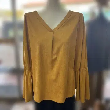 innowave 머스타드 V넥 플레어 슬리브 셔츠