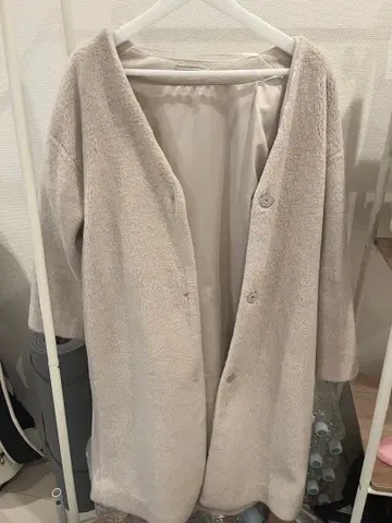 GU 베이지 플리스풍 버튼 롱 코트