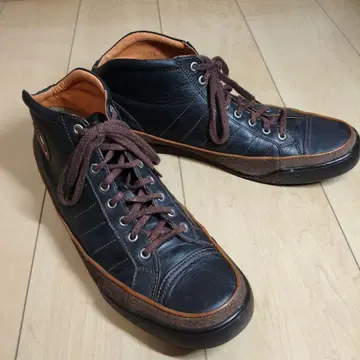 블랙 가죽 하이컷 스니커즈