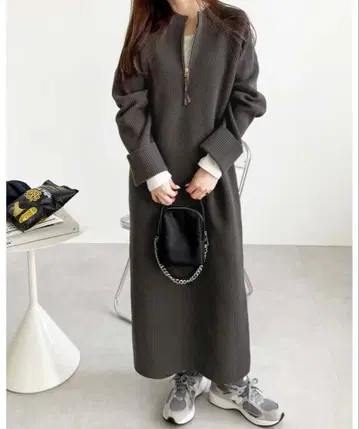 앞뒤 2WAY 하프 지퍼 니트 원피스