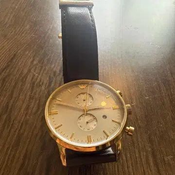 엠포리오 아르마니 골드 크로노그래프 손목시계