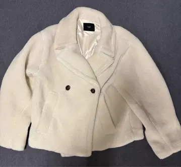 베이스먼트 보아 코트