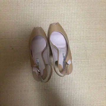 베이지 오픈토 하이힐