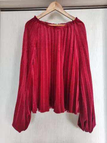 JENNE 벨로아 플리츠 상의 레드 M