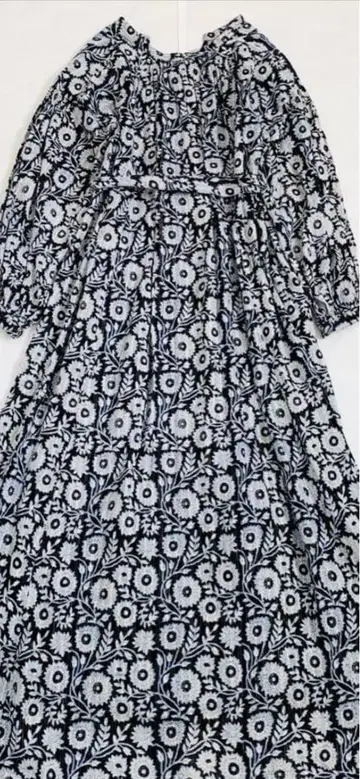 새상품 미사용  플로럴 프린트 롱 원피스