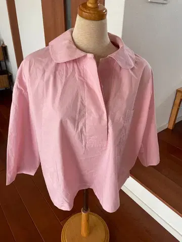 a. 오하시 아유미 핑크 반소매 셔츠 카라 부착