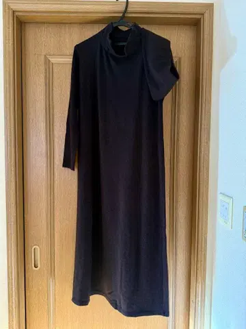 요건 레일 다크 브라운 울 100% 롱 원피스