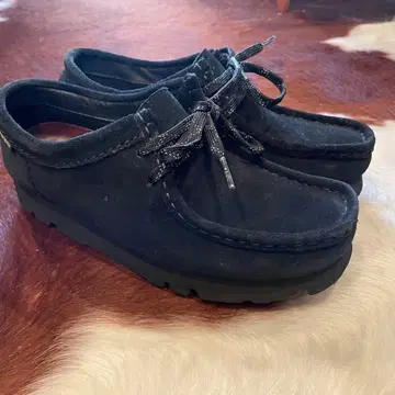 클락스 왈라비 고어텍스 블랙 22.5cm