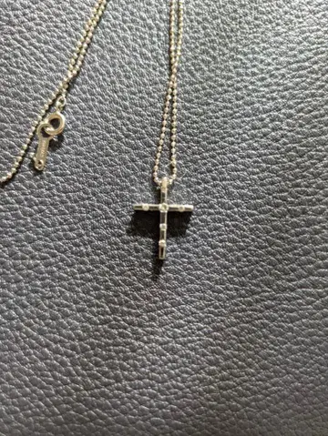 가격 인하 가능 크로스볼 체인 목걸이