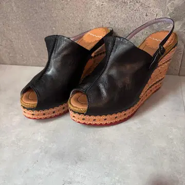 MANA 블랙 가죽 오픈토 샌들 블랙