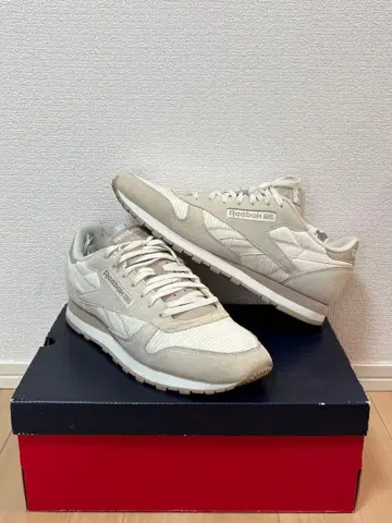 리복 베이지 스니커즈