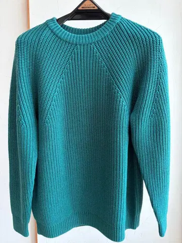 batoner 시그니처 니트 에메랄드 그린