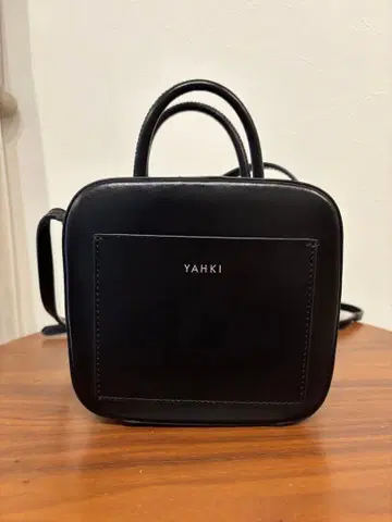 YAHKI 블랙 숄더백