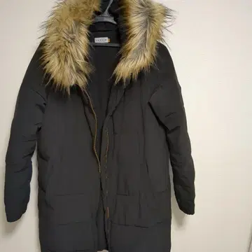 LEPSIM 블랙 퍼 탈부착 모즈 코트