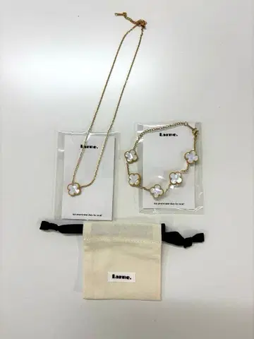 플라워 모티브 골드 목걸이와 팔찌 세트 금속 알레르기 방지