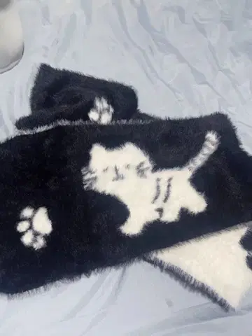 고양이 디자인의 복슬복슬 머플러