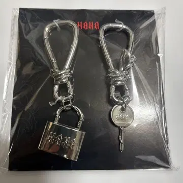 HANA BADLOVE 카라비너