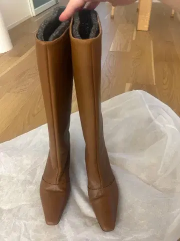 브라운 롱 부츠 ESCARLATA